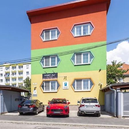 Cozy Apartment Near Hockey & Football Arena ブラチスラヴァ エクステリア 写真