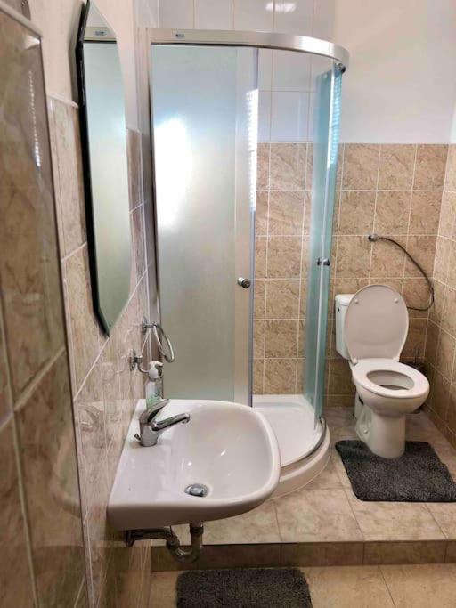 Cozy Apartment Near Hockey & Football Arena ブラチスラヴァ エクステリア 写真