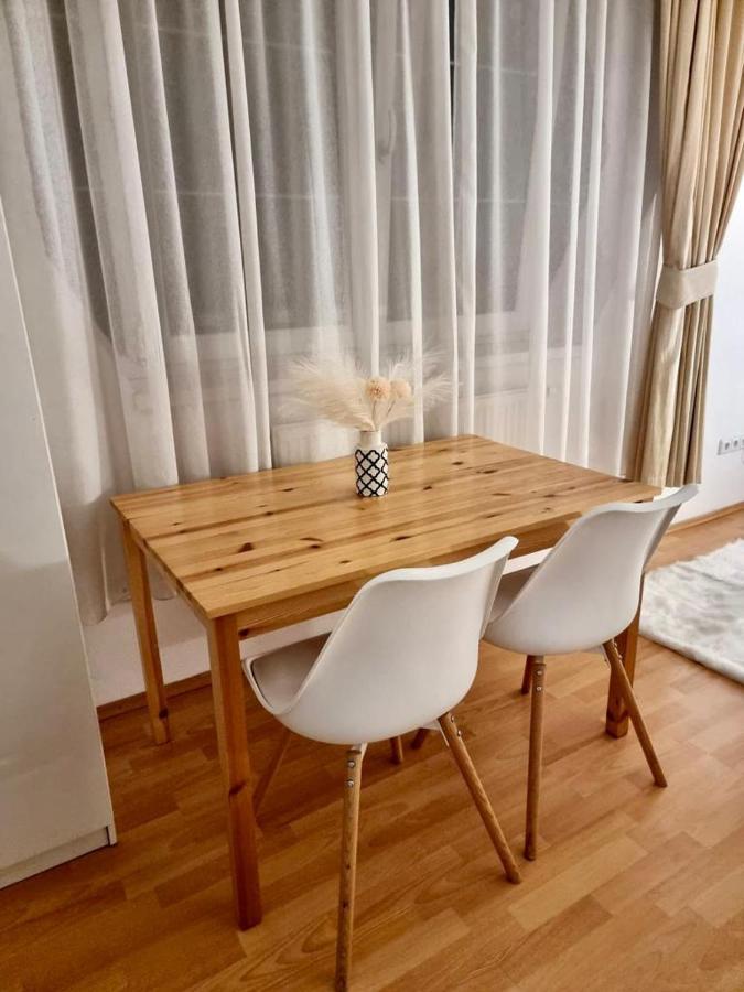 Cozy Apartment Near Hockey & Football Arena ブラチスラヴァ エクステリア 写真